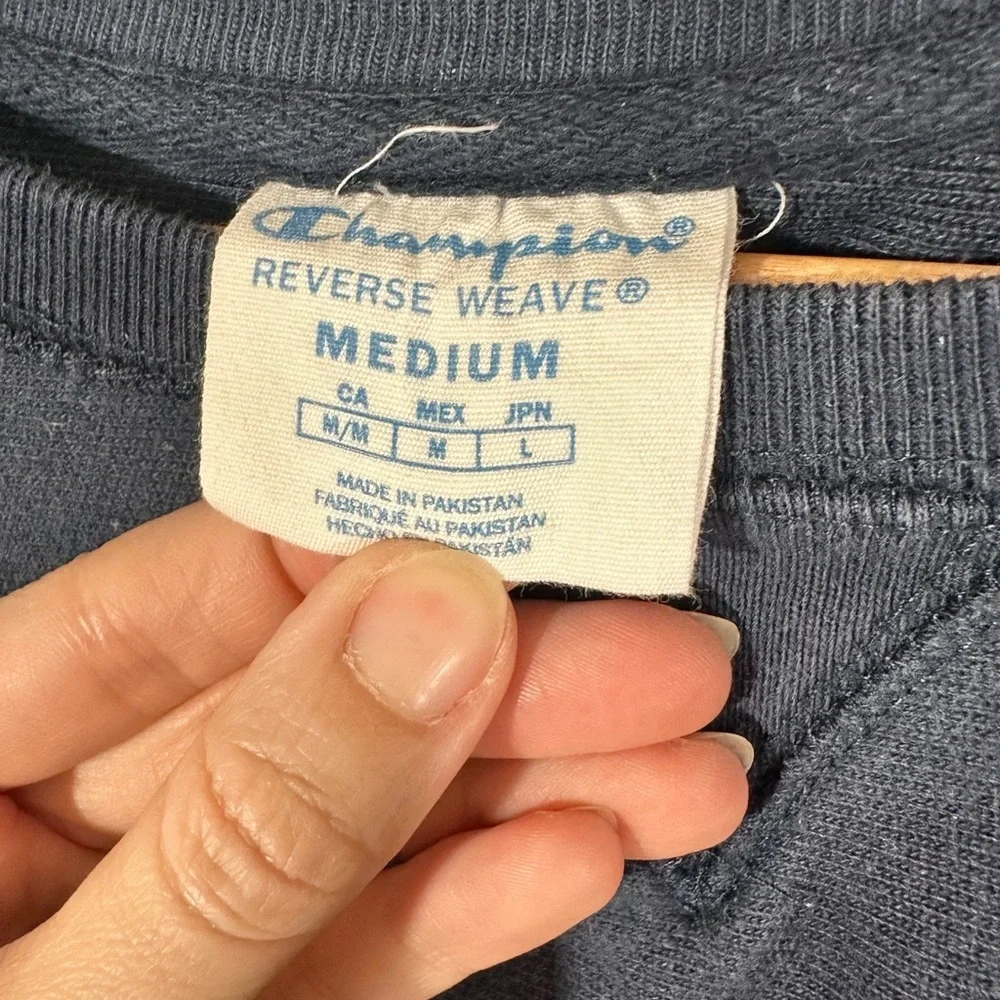 Champion Reverse Weave Navy Crewneck Sweatshirt – Classic Minimalist USA - Picture 5 of 5